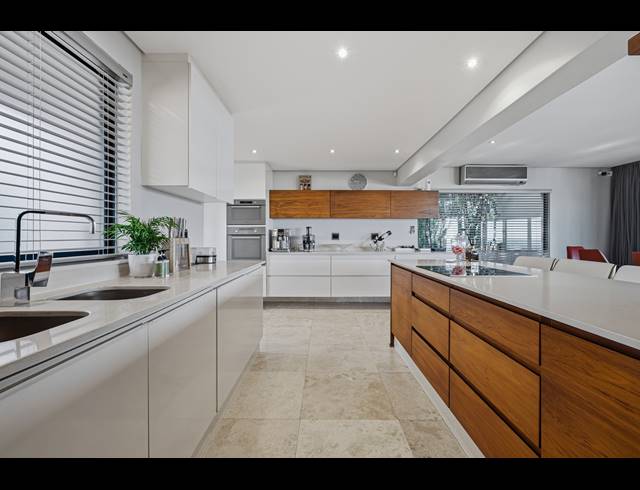 4 BEDROOM FREESTANDING FOR SALE IN BALLITO CENTRAL